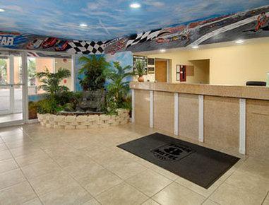 Super 8 By Wyndham Daytona 2*